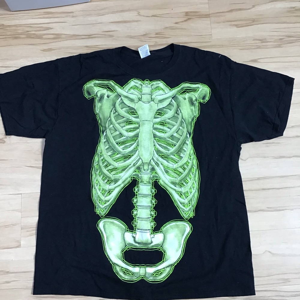 Glow In The Dark Skeleton Ribcage Black & Green Men’s XL SS Tee Shirt
